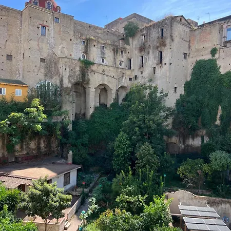 Centro Madame Con Terrazzo E Vista Giardino