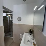 Centro Madame Con Terrazzo E Vista Giardino * Napoli