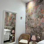 Appartement Centro Madame Con Terrazzo E Vista Giardino Naples