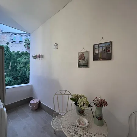 Centro Madame Con Terrazzo E Vista Giardino Apartman *